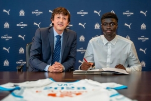 半岛体育官方网站-官方：马赛与18岁中锋罗比尼奥-瓦兹续约至2028年