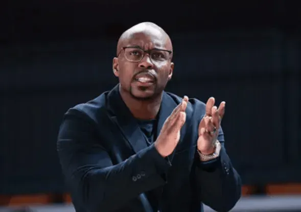 半岛体育官方网站-米切尔：徐昕&amp;amp;李祥波&amp;amp;郭艾伦等人受伤，潜力赛甚至凑不到人