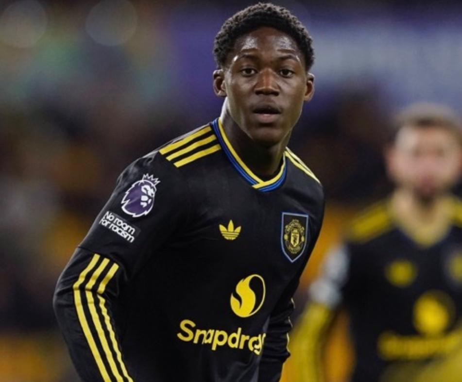 曼联重启梅努续约，阿莫林弃将重获新生，红魔太子值20万镑周薪吗